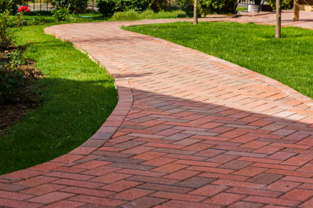 Best Driveway Borders and Edging Pavers in Country Homes, WA